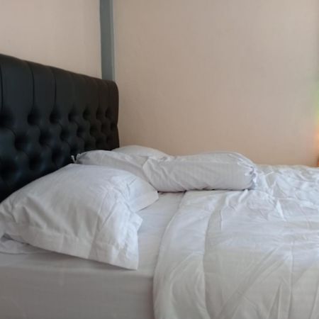 Yusilver Guest House Labuan Bajo Eksteriør billede