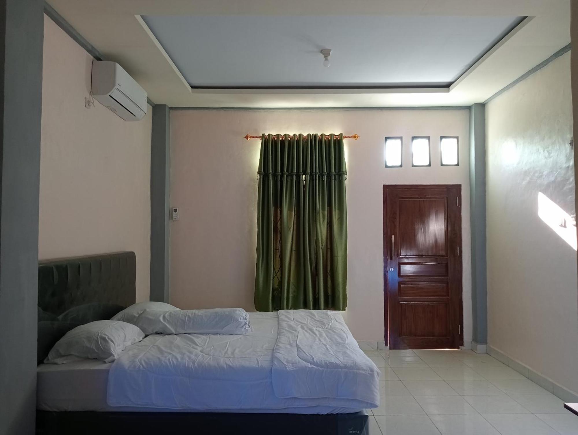 Yusilver Guest House Labuan Bajo Eksteriør billede