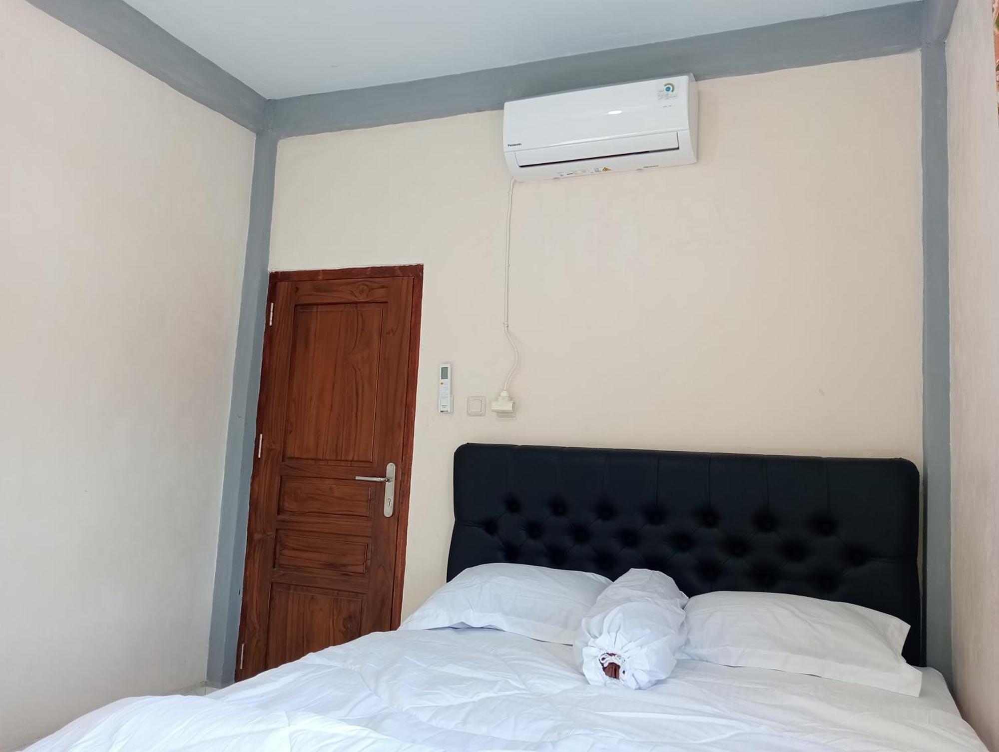 Yusilver Guest House Labuan Bajo Eksteriør billede