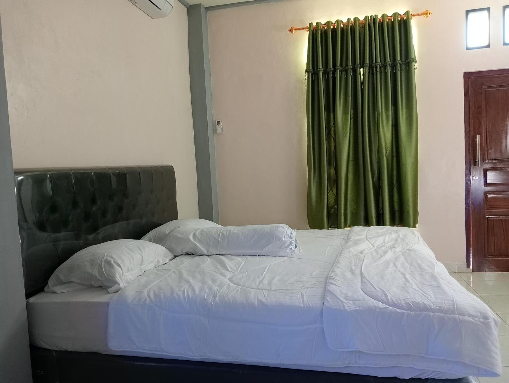 Yusilver Guest House Labuan Bajo Eksteriør billede