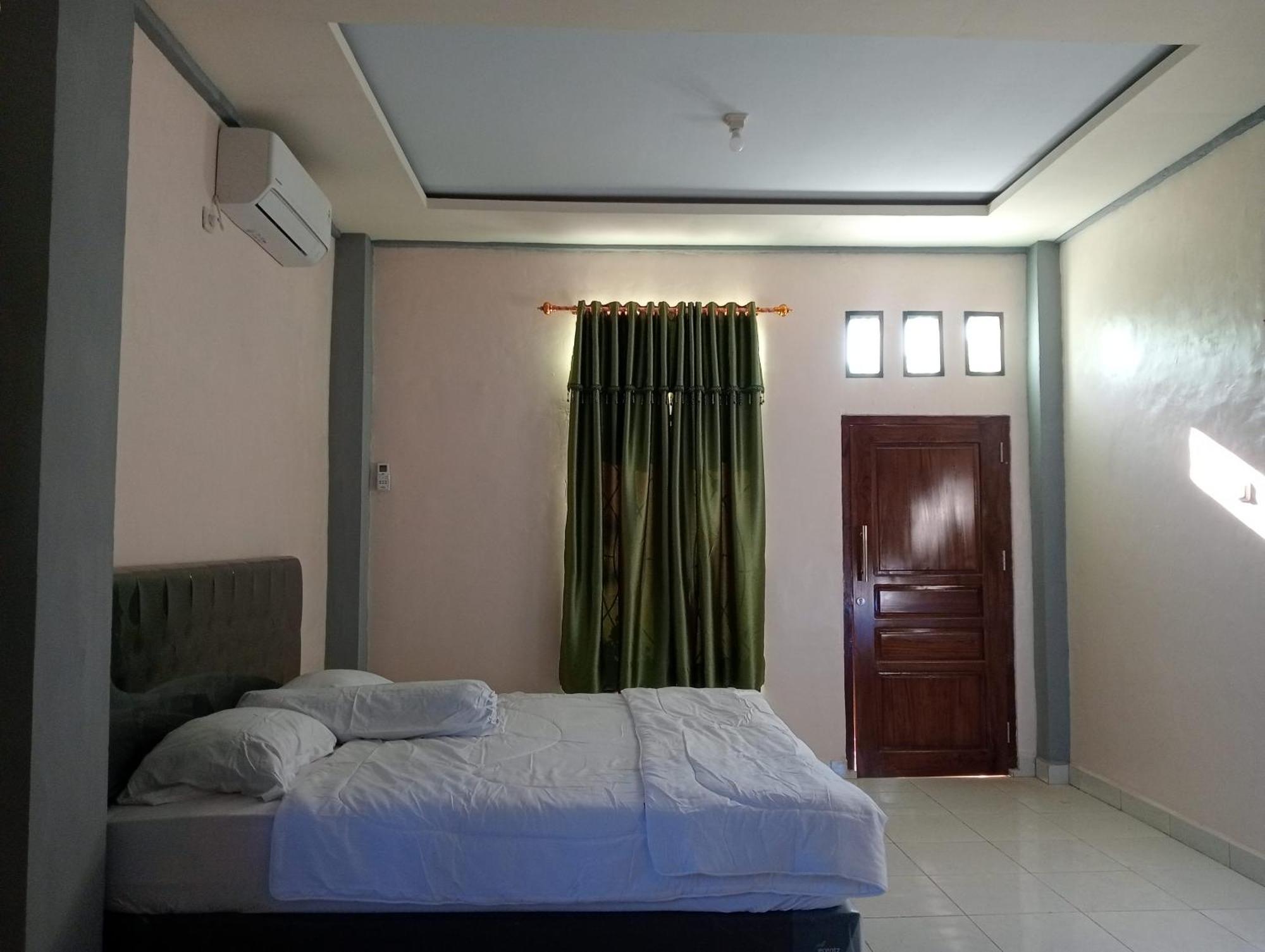 Yusilver Guest House Labuan Bajo Eksteriør billede