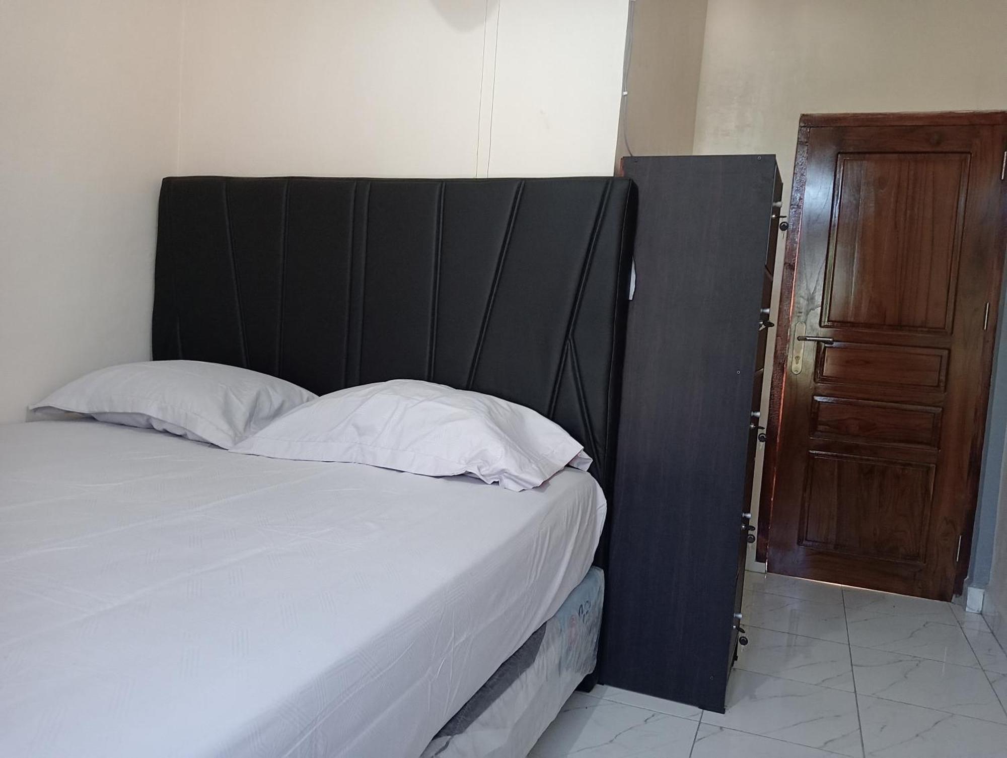 Yusilver Guest House Labuan Bajo Eksteriør billede
