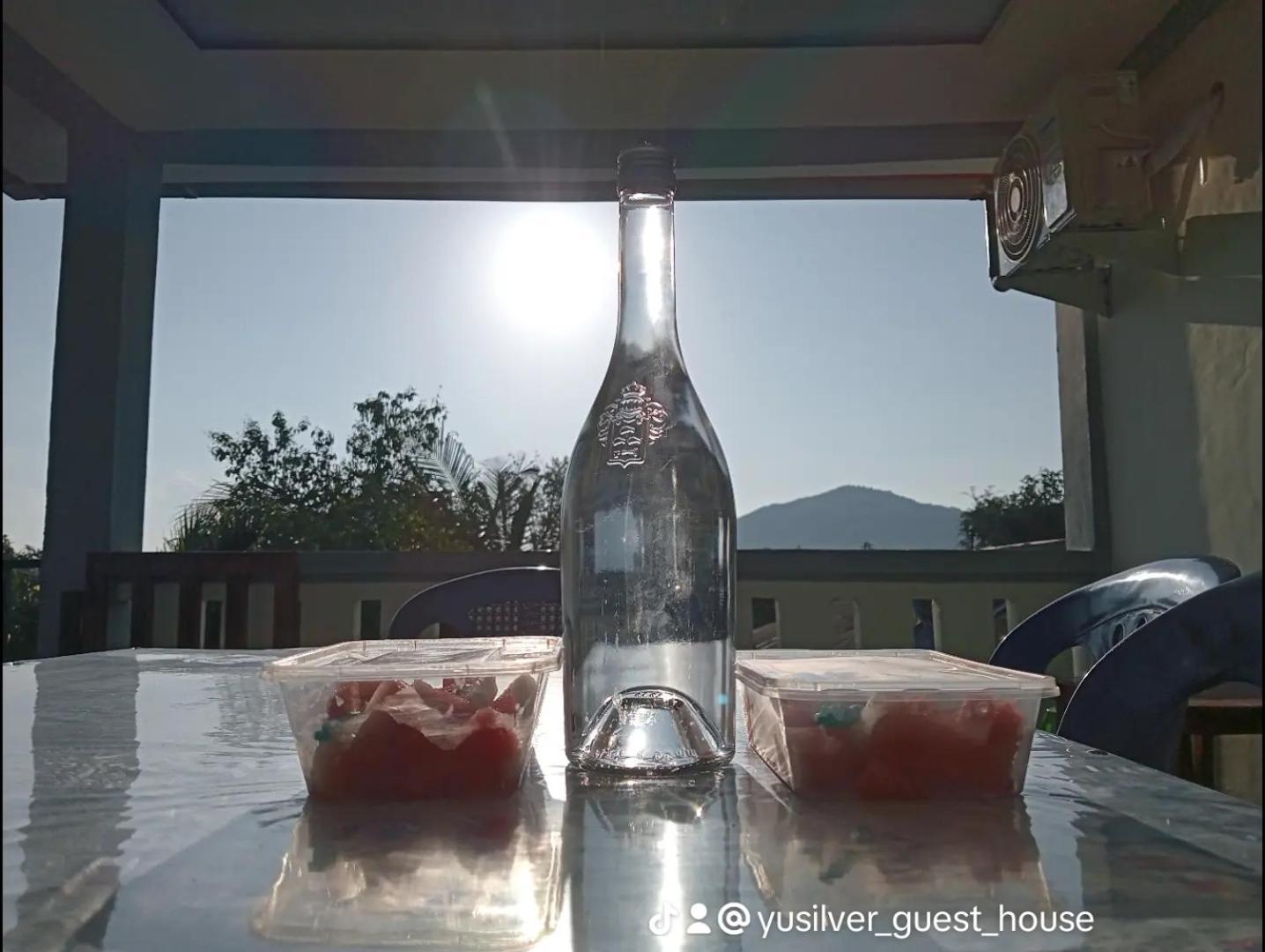 Yusilver Guest House Labuan Bajo Eksteriør billede