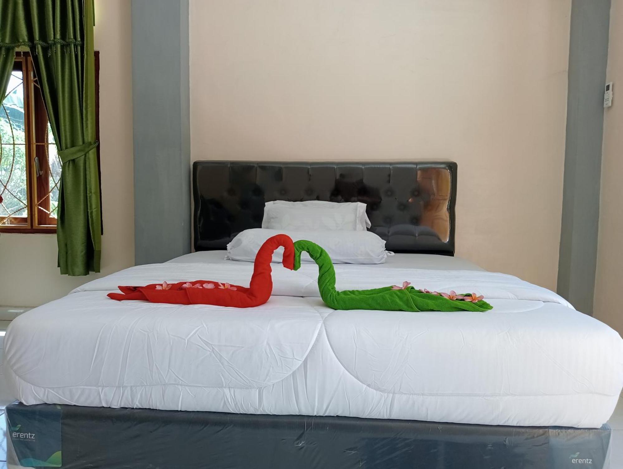 Yusilver Guest House Labuan Bajo Eksteriør billede