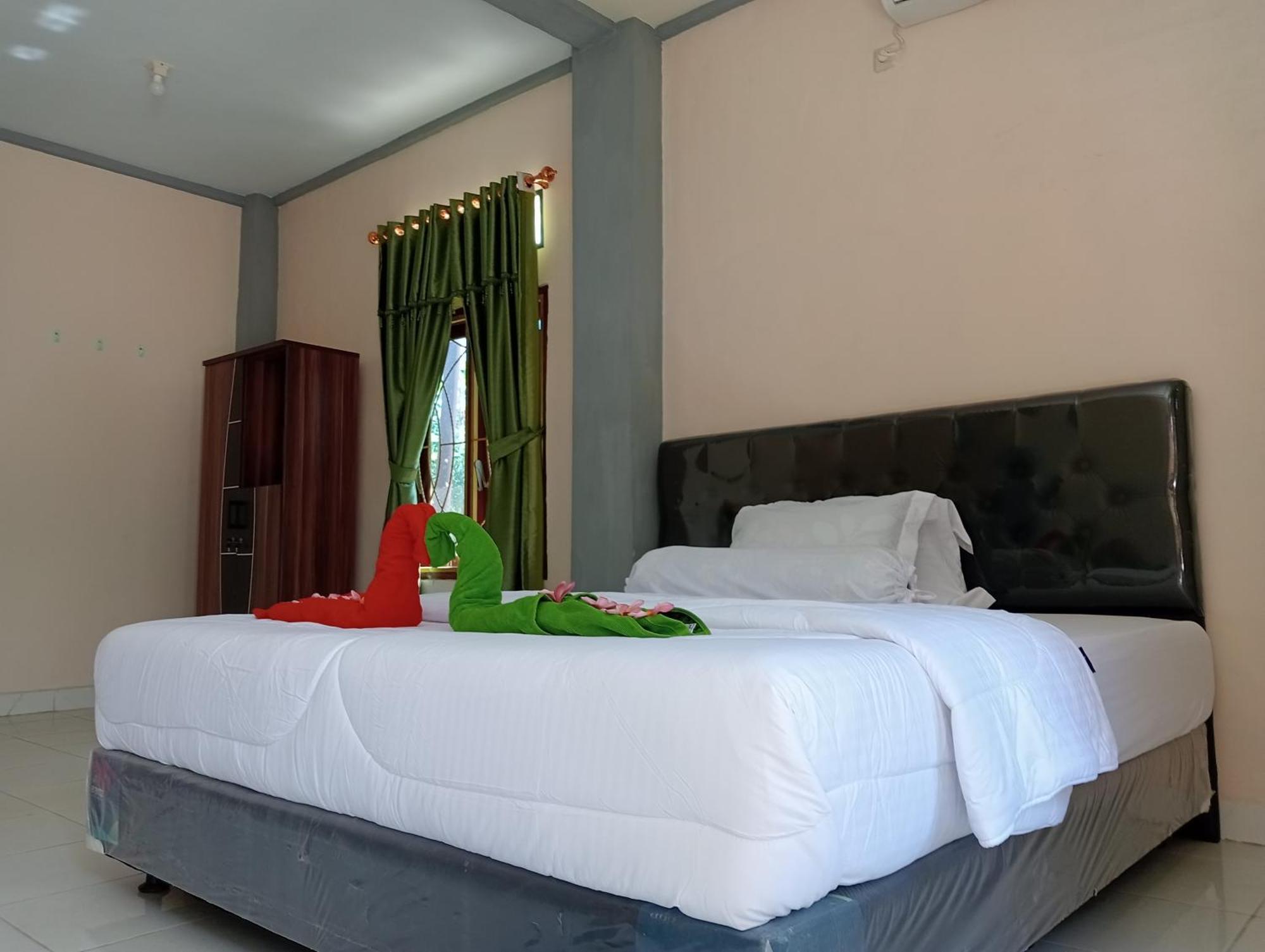 Yusilver Guest House Labuan Bajo Eksteriør billede