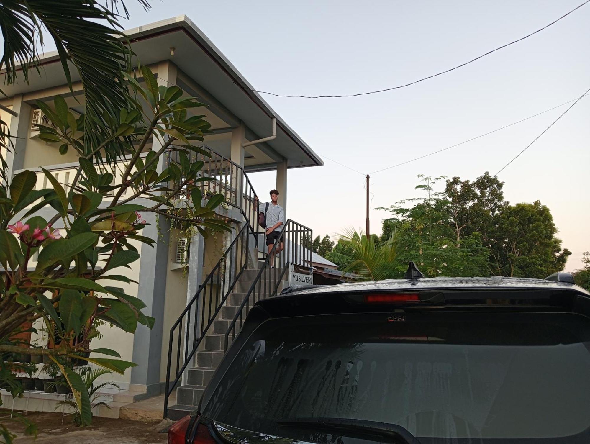 Yusilver Guest House Labuan Bajo Eksteriør billede